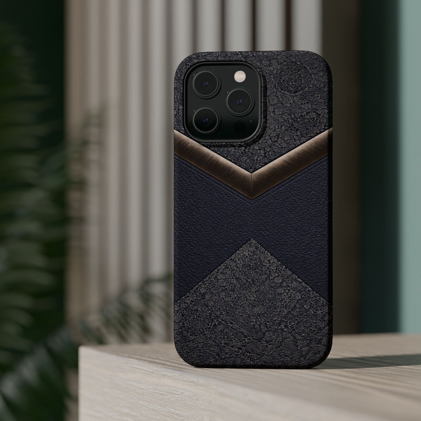 Vanta Midnight Crest